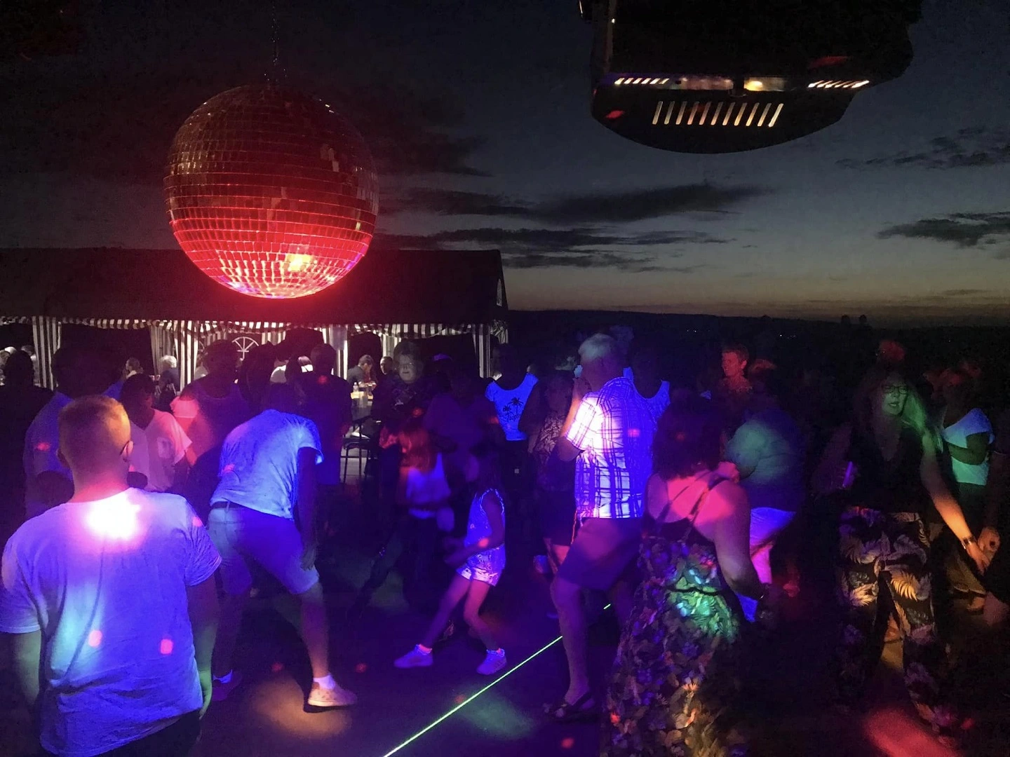 Animation DJ soirées privée & entreprise - Happy Sound 54